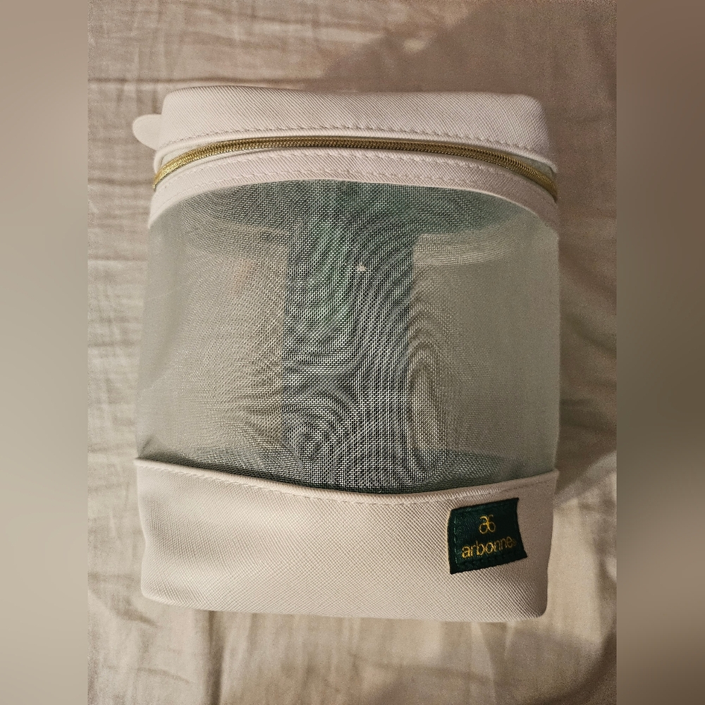 Arbonne White and Green Travel Pouch‎